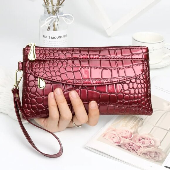 2/$30 Red Croc Embossed Clutch Wallet PU Leather Wristlet Purse with Zipper Chic - Picture 1 of 6